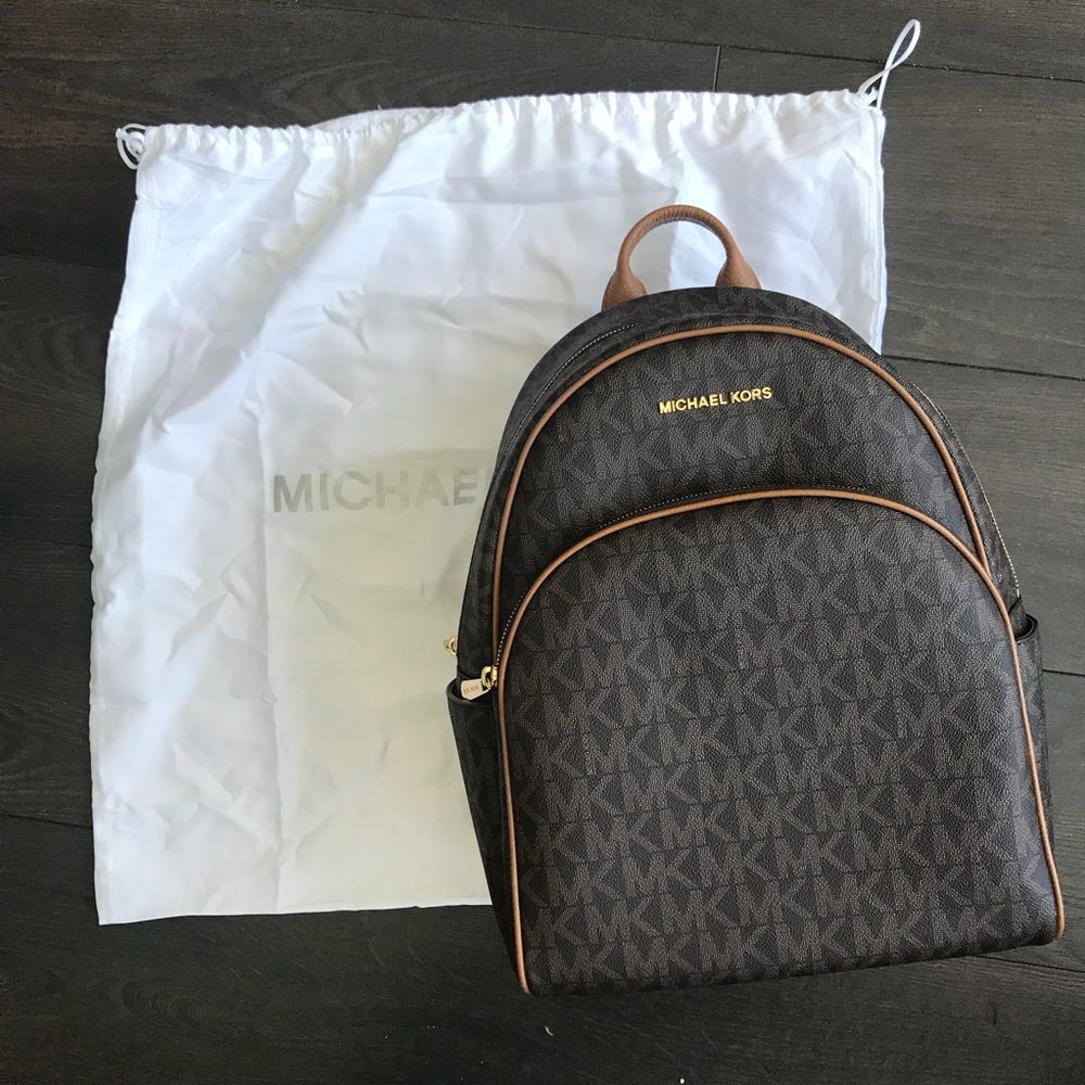 ✨Large Michael Kors Backpack